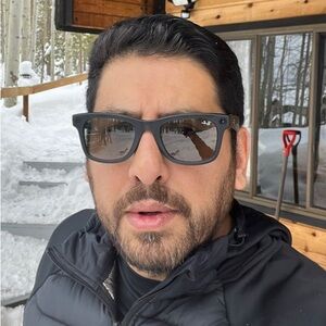 Meet your Posher, Riz